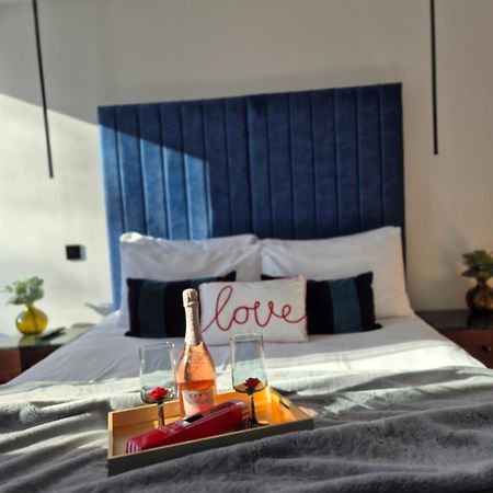 Newly Renovated Flat With Parking Space カンタベリー エクステリア 写真